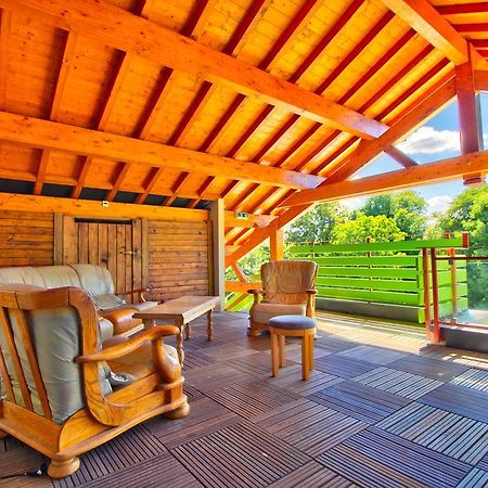 Logis Hotel Restaurant Le Chalet Du Mont Roland Sampans Экстерьер фото