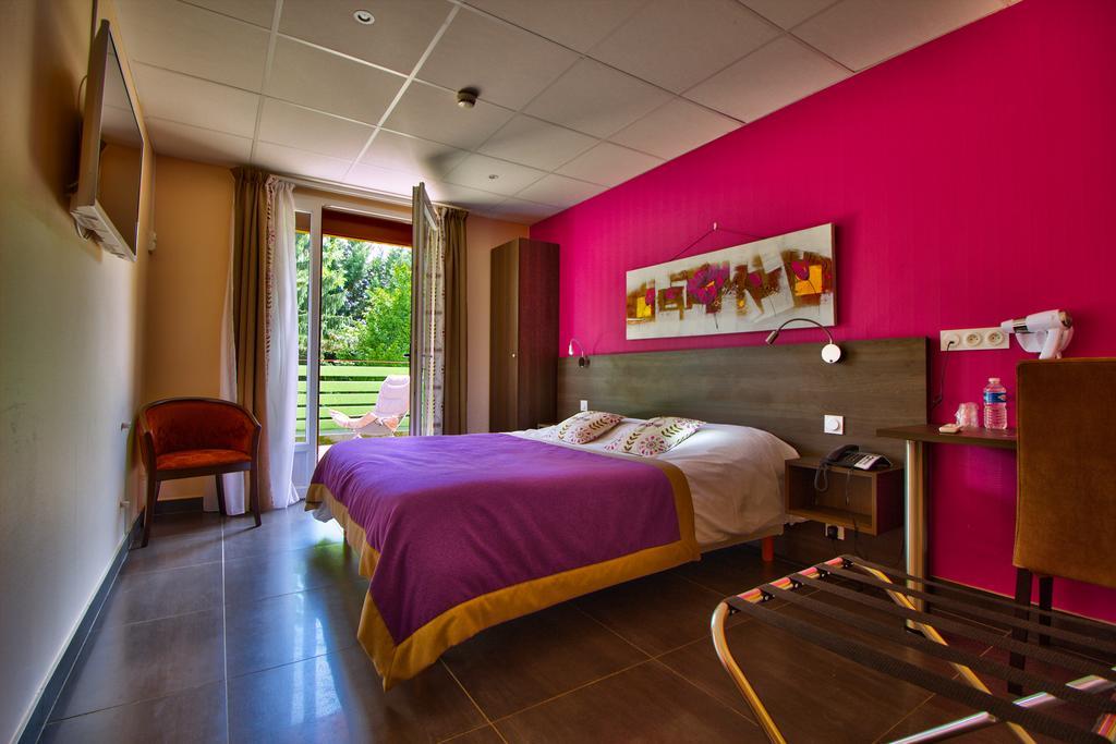 Logis Hotel Restaurant Le Chalet Du Mont Roland Sampans Экстерьер фото