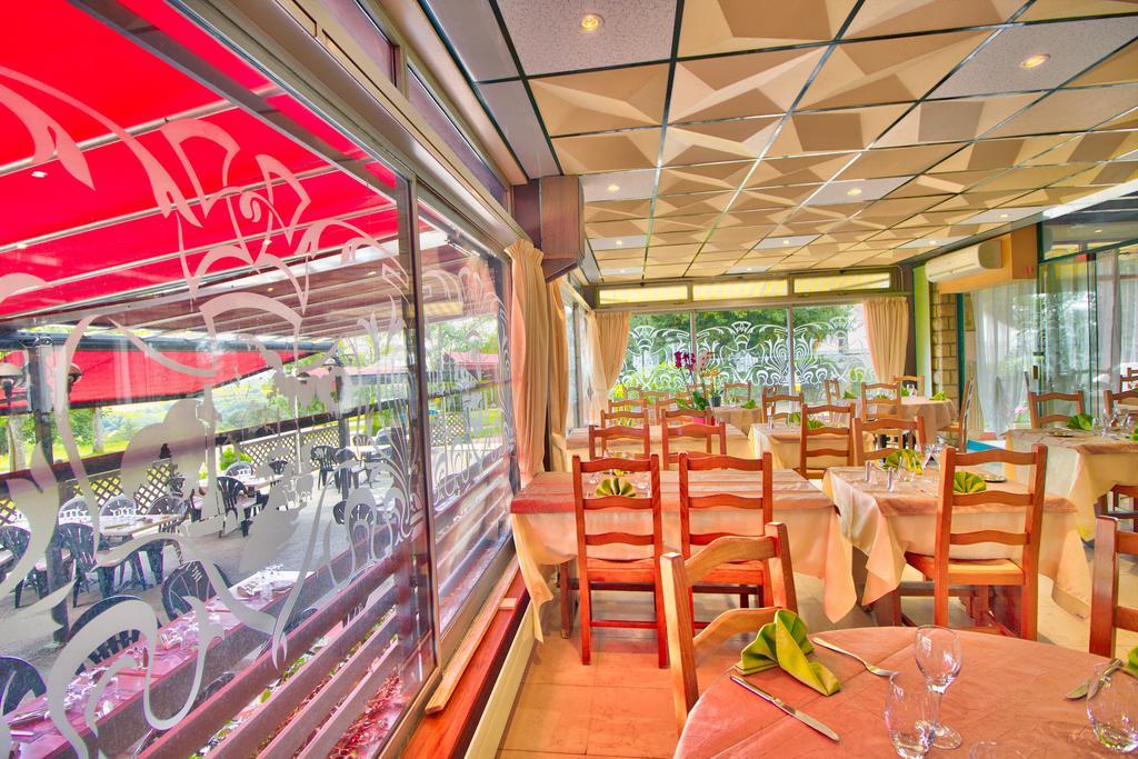 Logis Hotel Restaurant Le Chalet Du Mont Roland Sampans Экстерьер фото